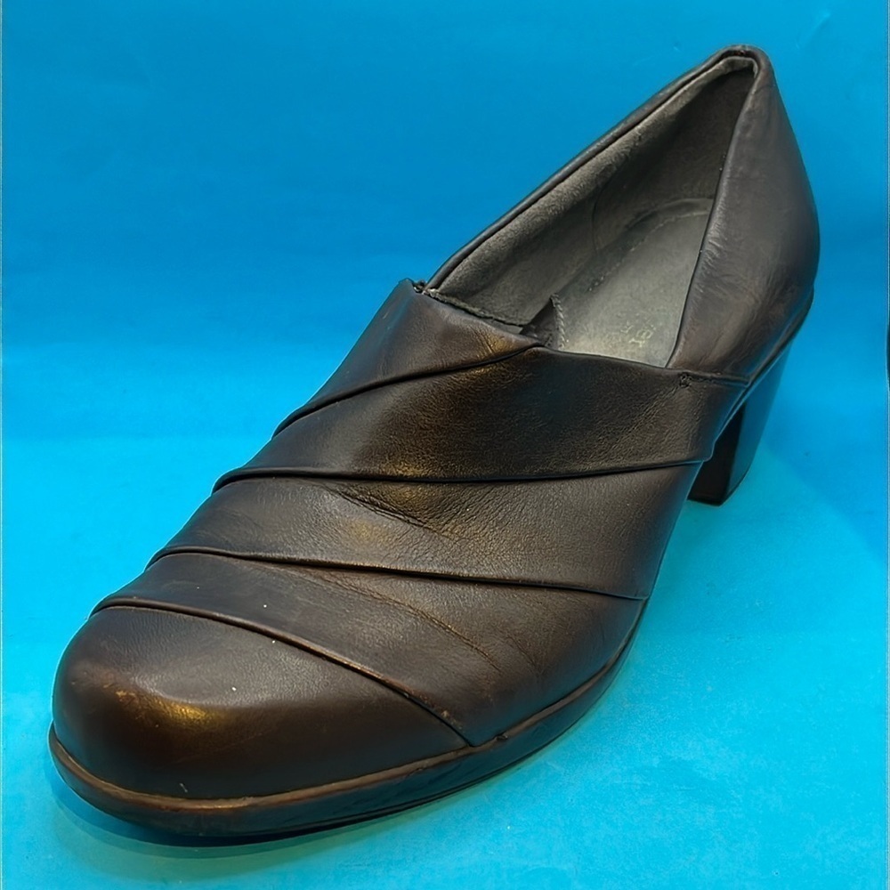 Naturalizer Women Electron Loafer, brown leather size 8.5 women’s